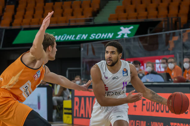 中国“天问二号”探测器运抵发射场，备战火星任务.